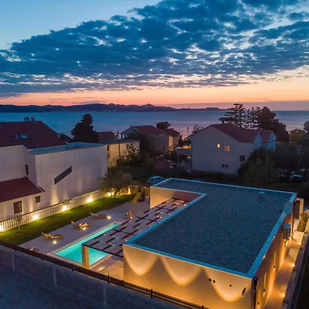 Skyfall Zadarvillas * 比比涅
