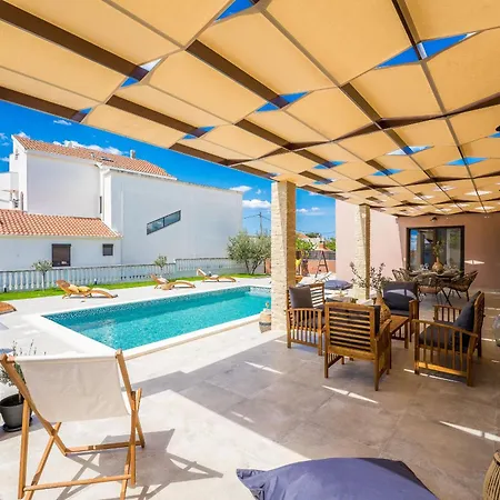 Villa Skyfall Zadarvillas *