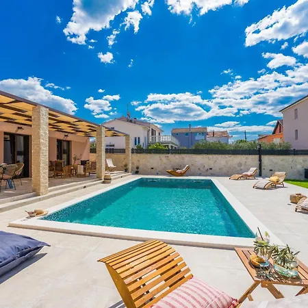 Skyfall Zadarvillas Villa *