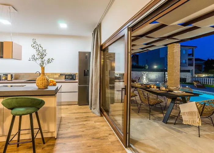 Skyfall Zadarvillas Villa *